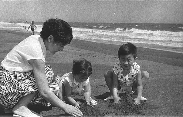 At the beach in Hiratsuka, 1957